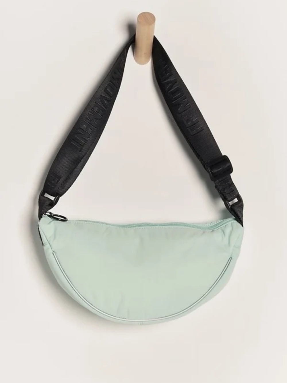 NWT Free People Bullseye Sling Bag🩵